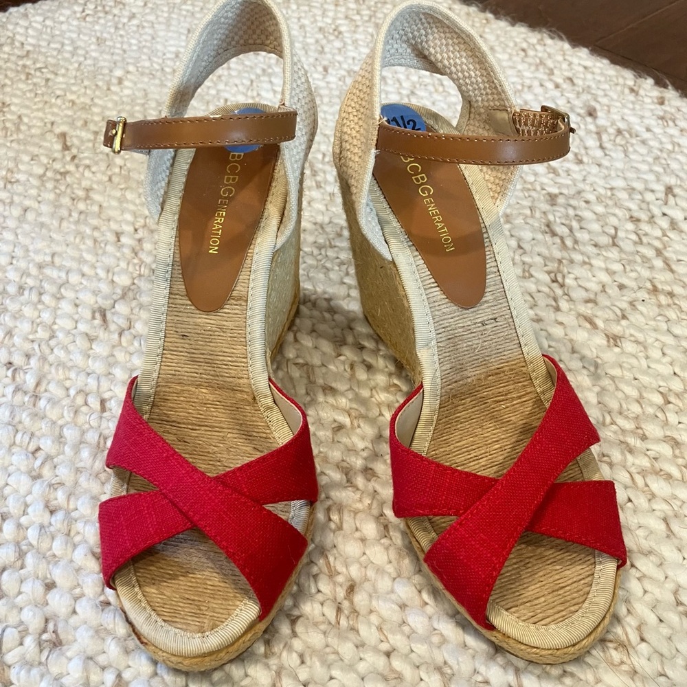 NWT BCBGeneration Vanessa Red Canvas Cross-Strap Wedge Sandals ( Sz 7.5M)